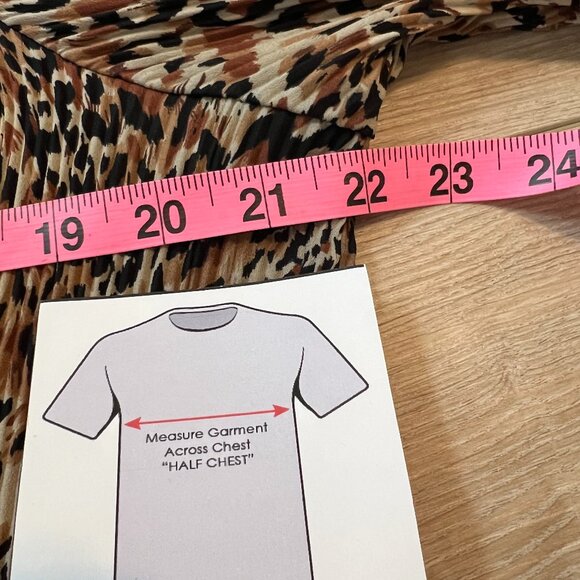 Essentials by Milano pleated Animal Print Blouse XL Ruffled Bell Sleeves Elegant - Picture 7 of 12